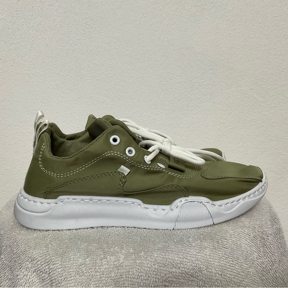 NWOT Laoctse Army Green, White Lace Up Sneakers Size EU 44 US 10.5 Men's